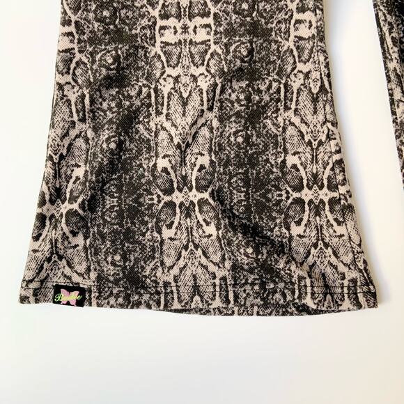 Dolls kill Badee Ivory Black Python Mid Rise Wide Leg Flared Pants sz Medium - Picture 3 of 9